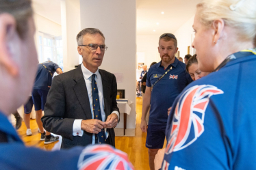 Andrew chatting with UK Invictus athletes